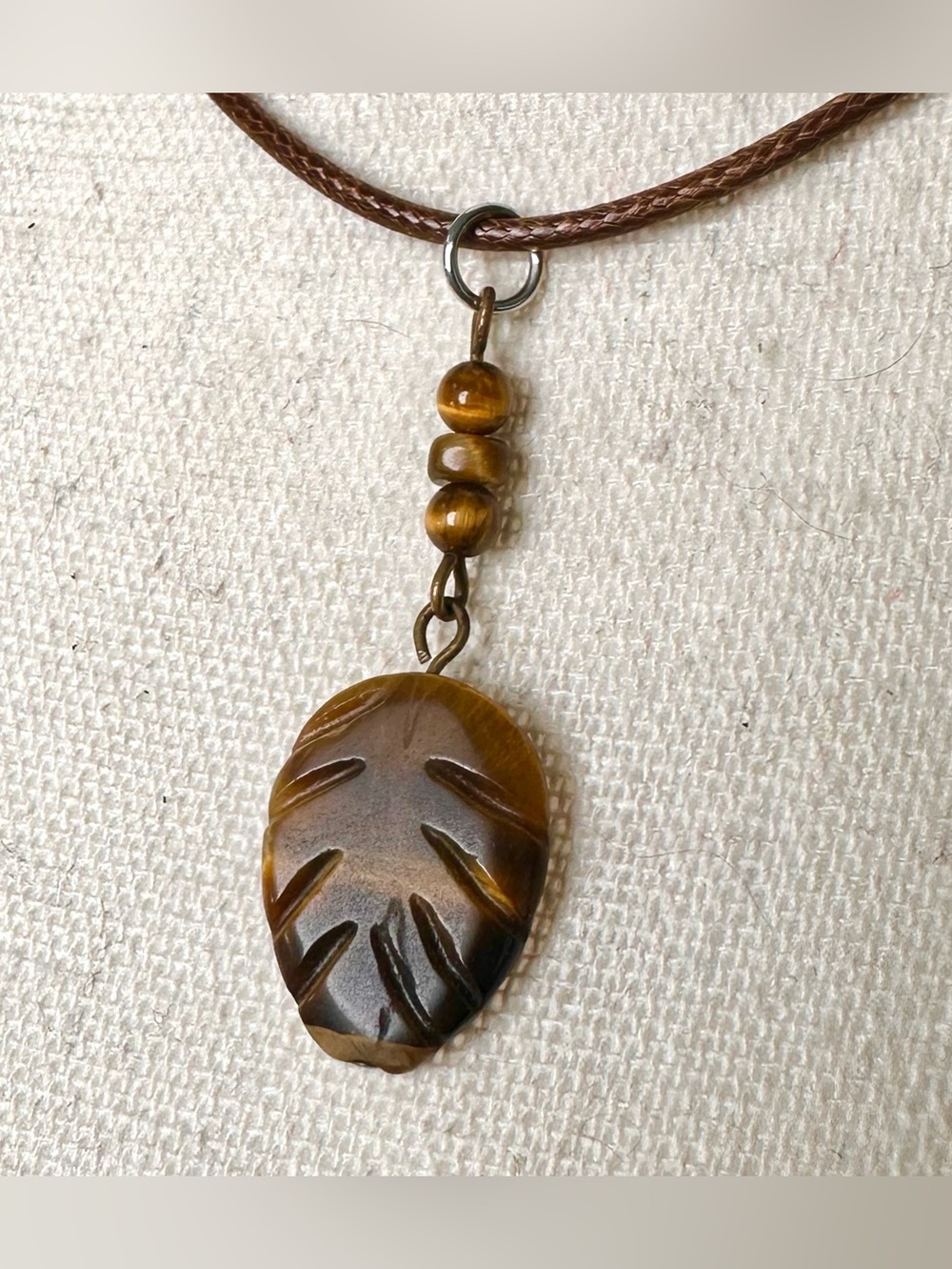 🤎Tiger’s Eye Carved Leaf Pendant Necklace